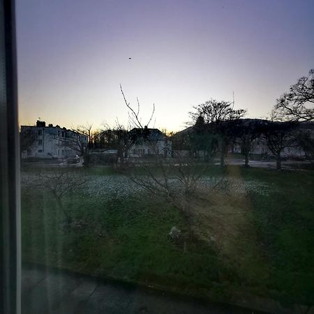 Entire 1 Bed Spacious Apartment, Private Balcony & Study Room Near City Whitehouse  Exteriér fotografie